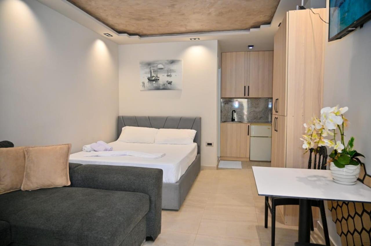Andi Apartments Durres Bagian luar foto