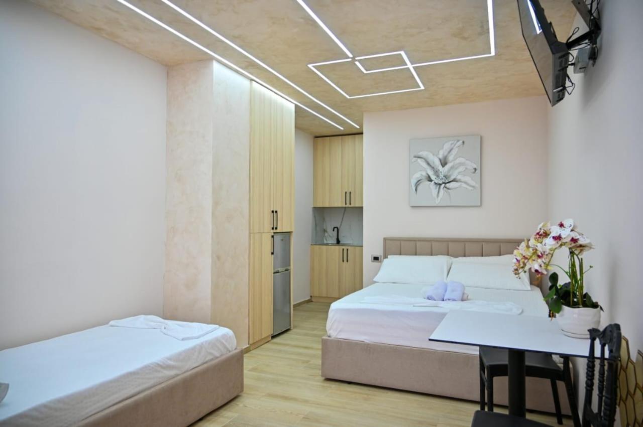 Andi Apartments Durres Bagian luar foto