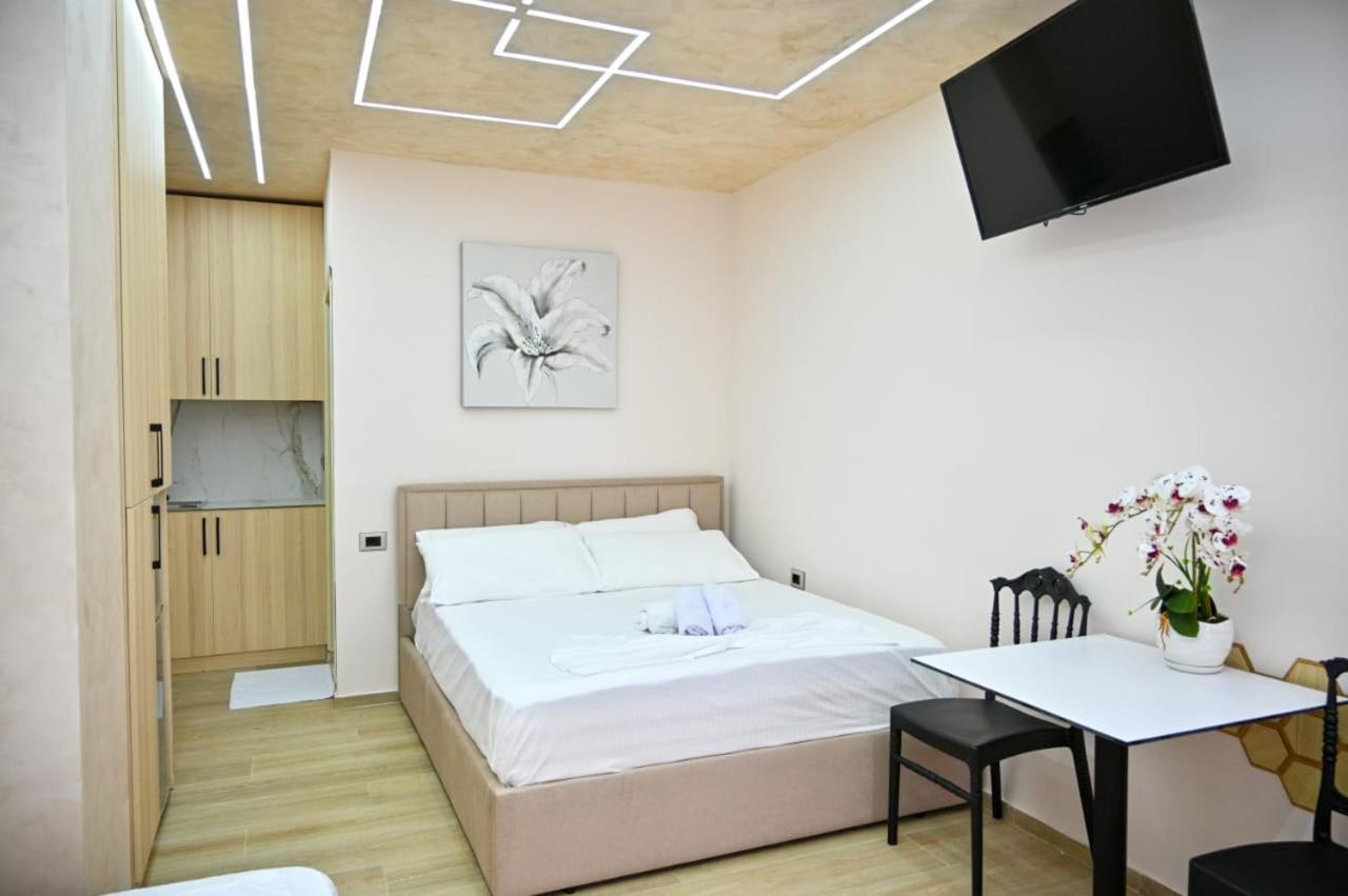 Andi Apartments Durres Bagian luar foto