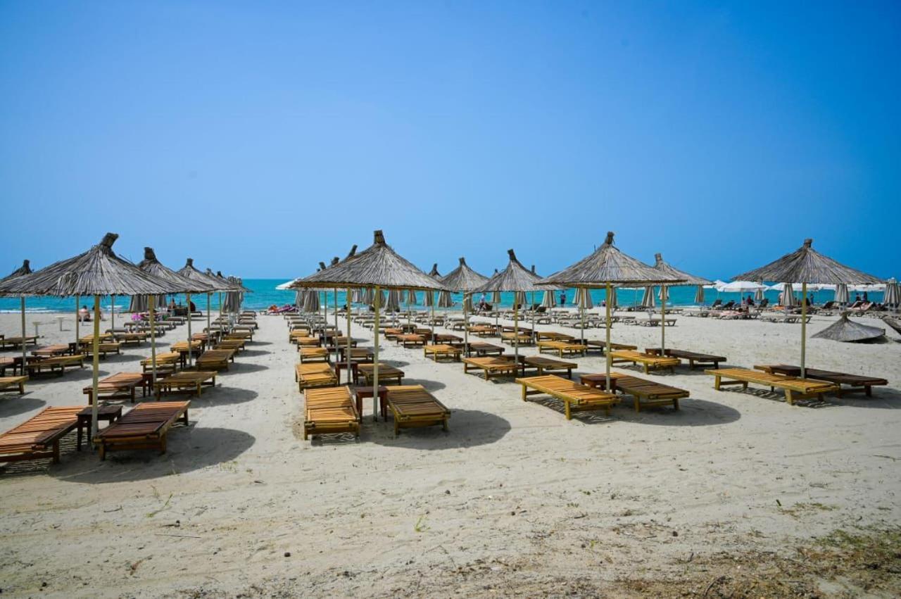 Andi Apartments Durres Bagian luar foto