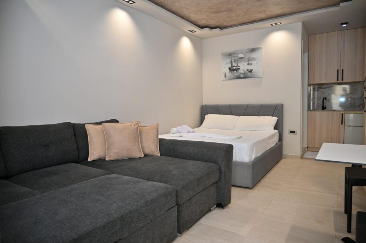 Andi Apartments Durres Bagian luar foto